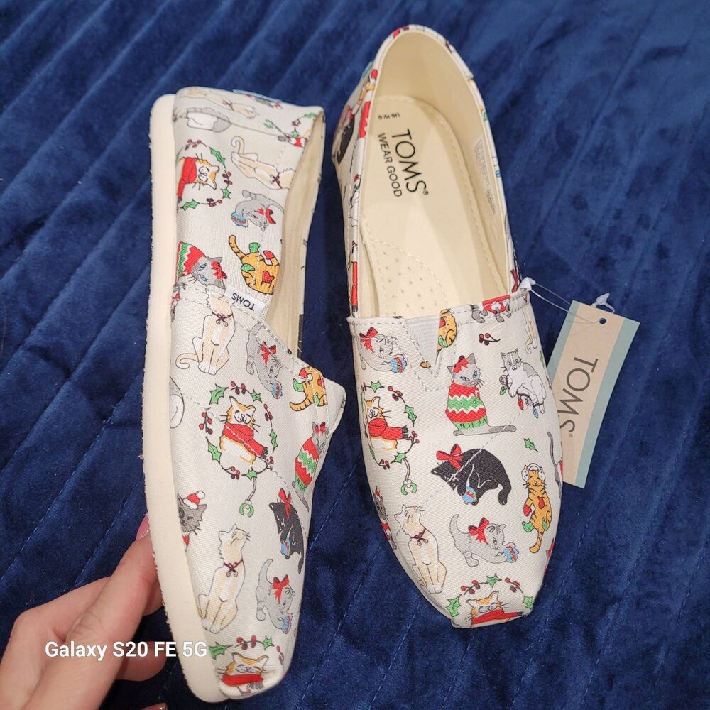 New Toms Holiday Cats Canvas Slip On Shoes Size W 6  SB7